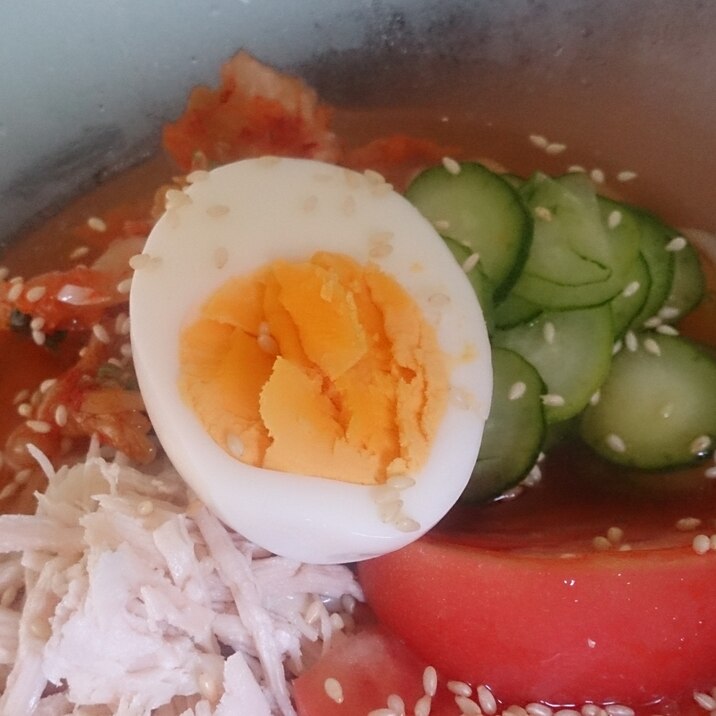 しっとり鶏むねトッピングのひんやり冷麺!